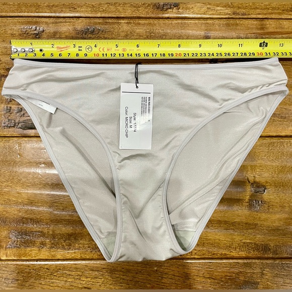 Marlies Dekkers bra 34B (75B) silver bra and panty set discounted - Picture 12 of 12